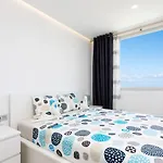 Oceanfront Апартаменты Адехе