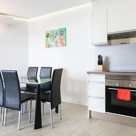 Oceanfront Apartament *