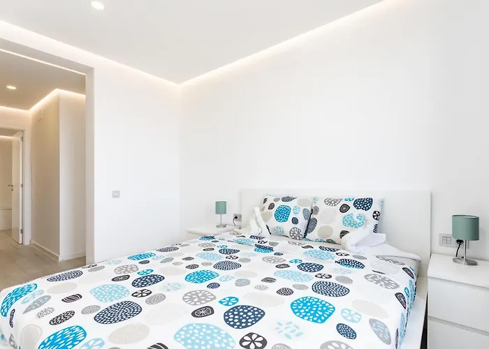 Oceanfront Apartment *